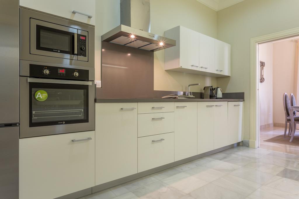 סביליה Puerta Principe Luxury Apartments מראה חיצוני תמונה